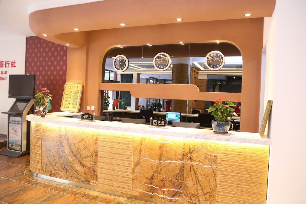 Qingdao Fu Yong Hotel Esterno foto