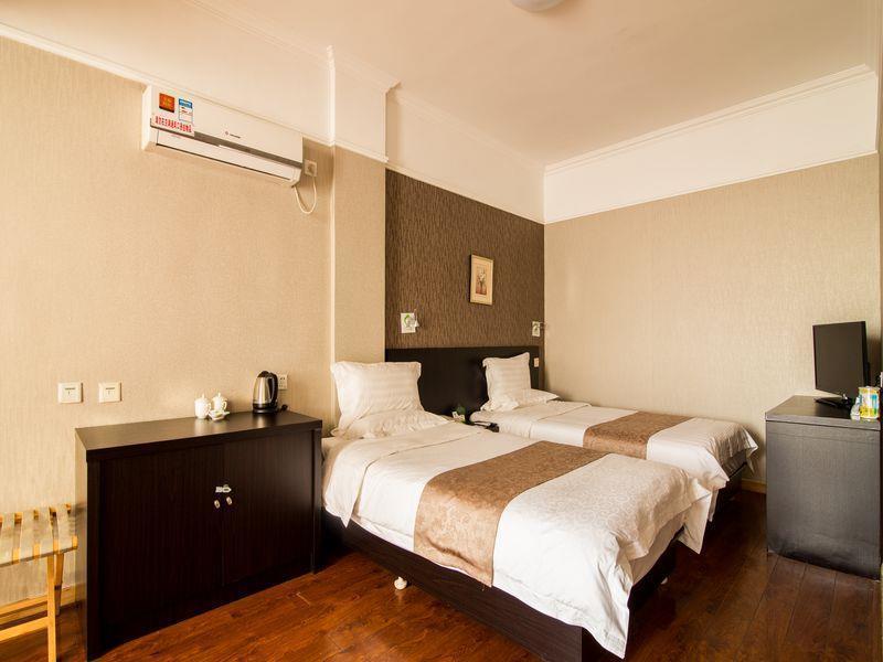 Qingdao Fu Yong Hotel Esterno foto