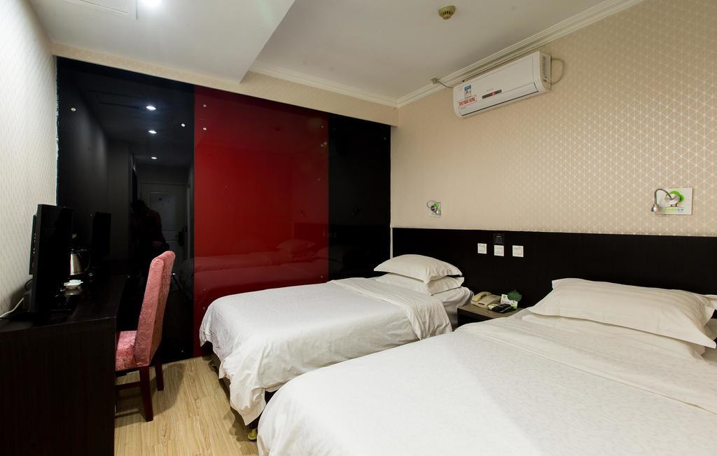 Qingdao Fu Yong Hotel Esterno foto
